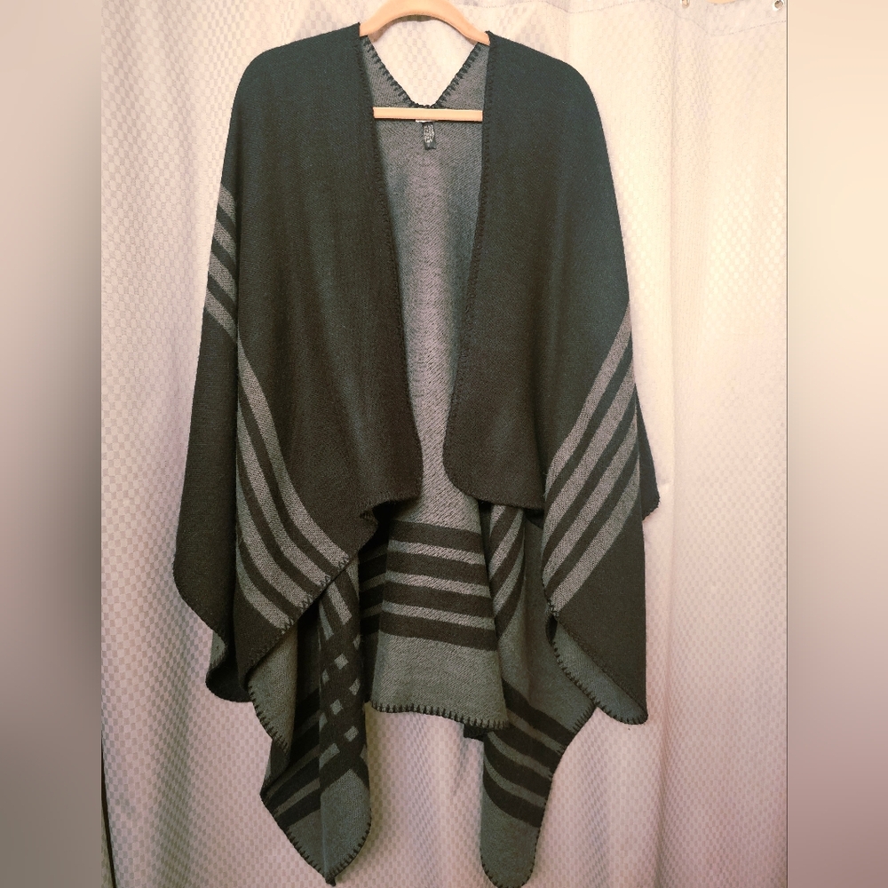 BB Dakota Women's Sz Large/XL Acrylic Polyester Shawl Black & Gray